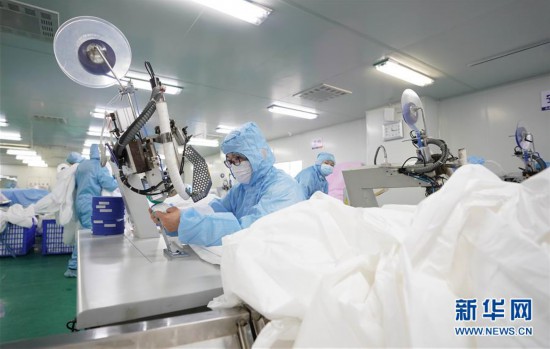湖北:医用物资企业全力生产助疫情防控